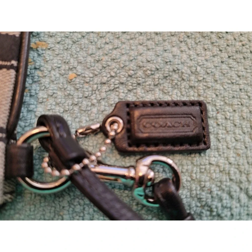 Coach Womens Black‎ White Signature Print Charm Wristlet Wallet